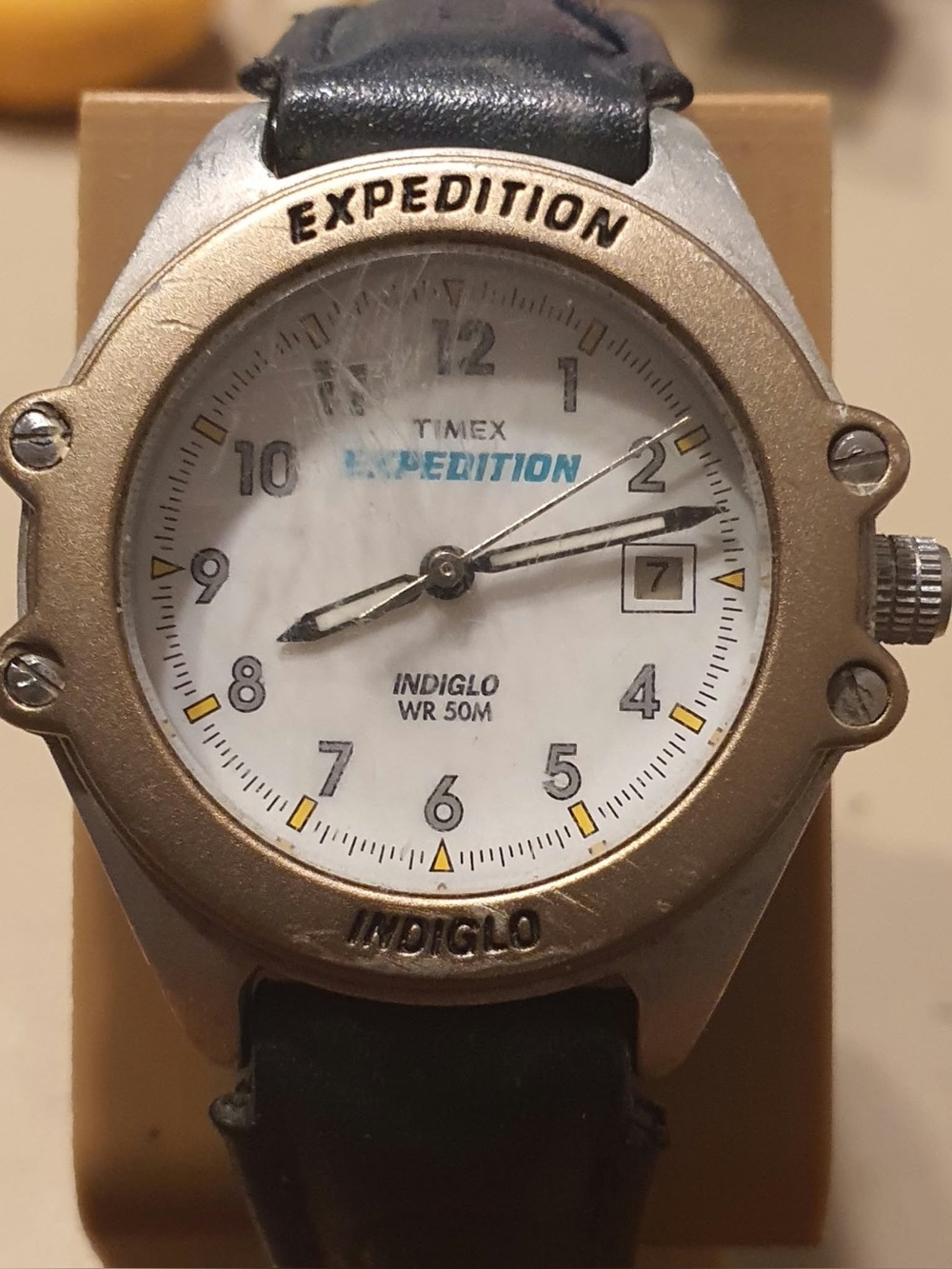 🦋10/$20🦋 Vtg Timex Expedition Silver/Goldtone Leather Women's Watch w/Date